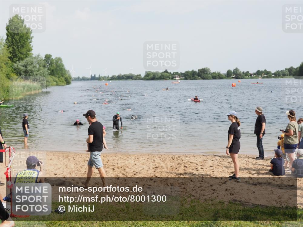 21.06.2025 - 27. Vierlanden-Triathlon MichiJ http://msf.ph/oto/8001300 15.06.2026 10:04:25 Schwimmen 416, 426, 453, 464 meine-sportfotos.de
