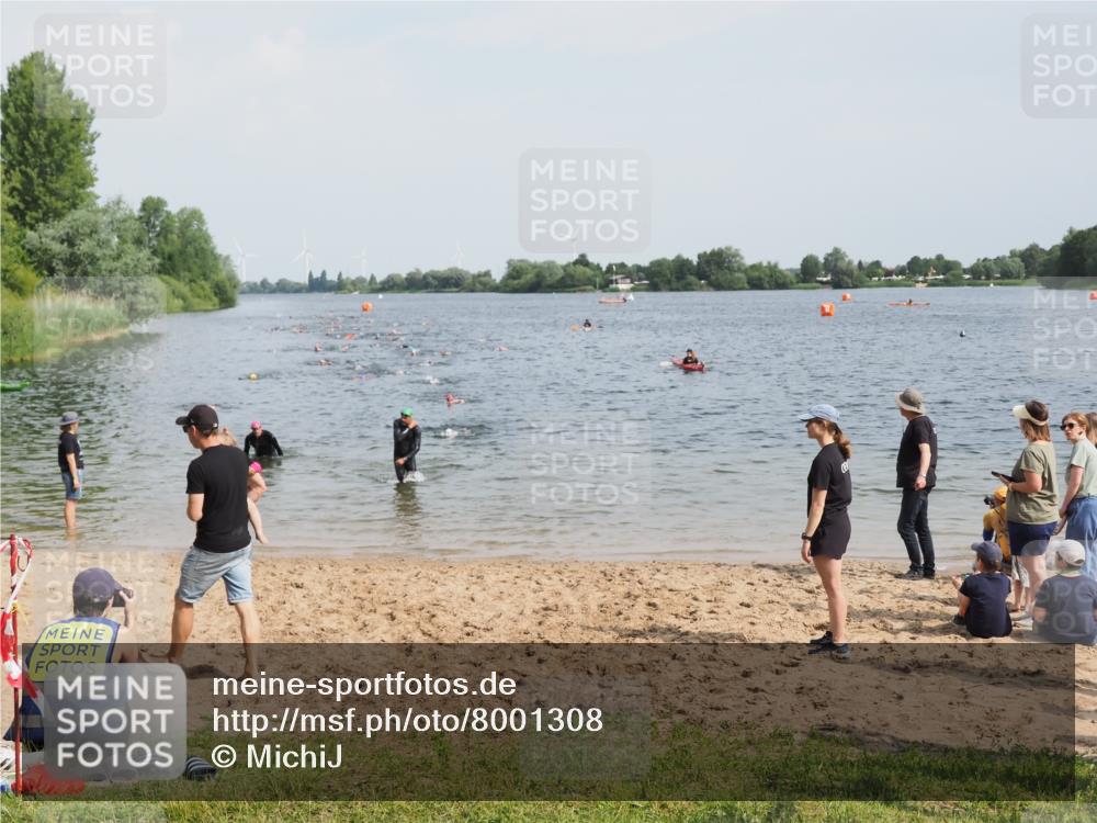 21.06.2025 - 27. Vierlanden-Triathlon MichiJ http://msf.ph/oto/8001308 15.06.2026 10:04:26 Schwimmen 404, 416, 426, 453 meine-sportfotos.de