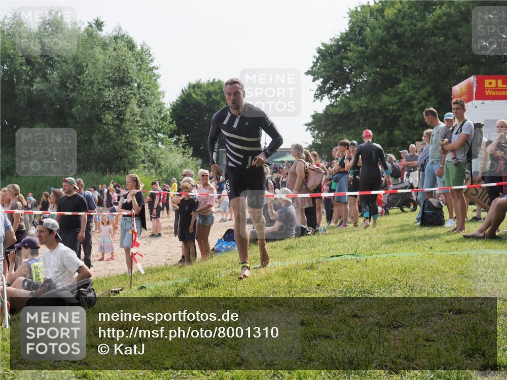15.06.2025 - 27. Vierlanden-Triathlon KatJ http://msf.ph/oto/8001310 15.06.2025 09:57:35 Schwimmen 287, 298, 309, 324 meine-sportfotos.de