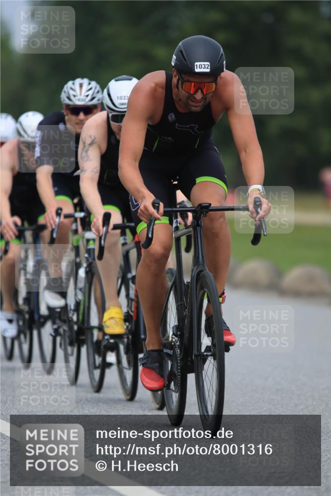 21.06.2025 - 27. Vierlanden-Triathlon H.Heesch http://msf.ph/oto/8001316 15.06.2025 12:38:31 Radfahren 804, 1029, 1030, 1031, 1032, 1033 meine-sportfotos.de