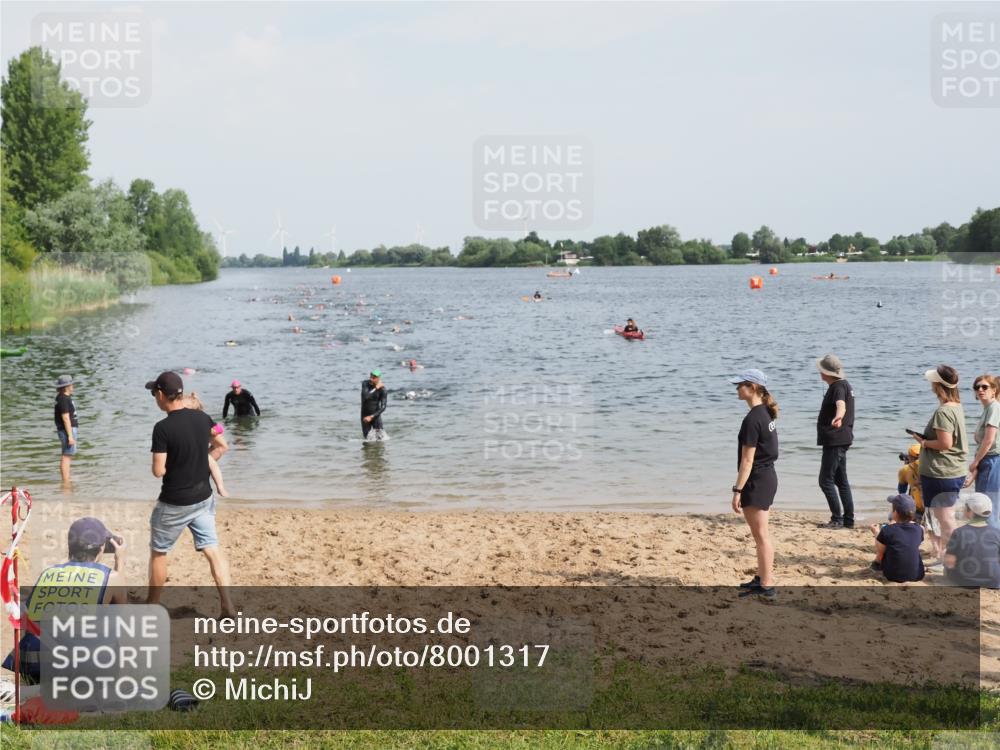 21.06.2025 - 27. Vierlanden-Triathlon MichiJ http://msf.ph/oto/8001317 15.06.2026 10:04:26 Schwimmen 404, 416, 426, 453 meine-sportfotos.de