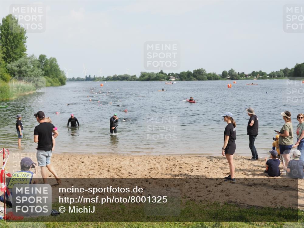 21.06.2025 - 27. Vierlanden-Triathlon MichiJ http://msf.ph/oto/8001325 15.06.2026 10:04:26 Schwimmen 404, 416, 426, 453 meine-sportfotos.de