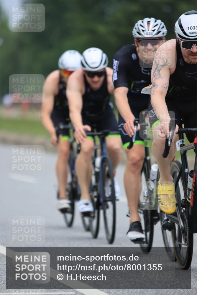21.06.2025 - 27. Vierlanden-Triathlon H.Heesch http://msf.ph/oto/8001355 15.06.2025 12:38:31 Radfahren 804, 1029, 1030, 1031, 1032, 1033 meine-sportfotos.de