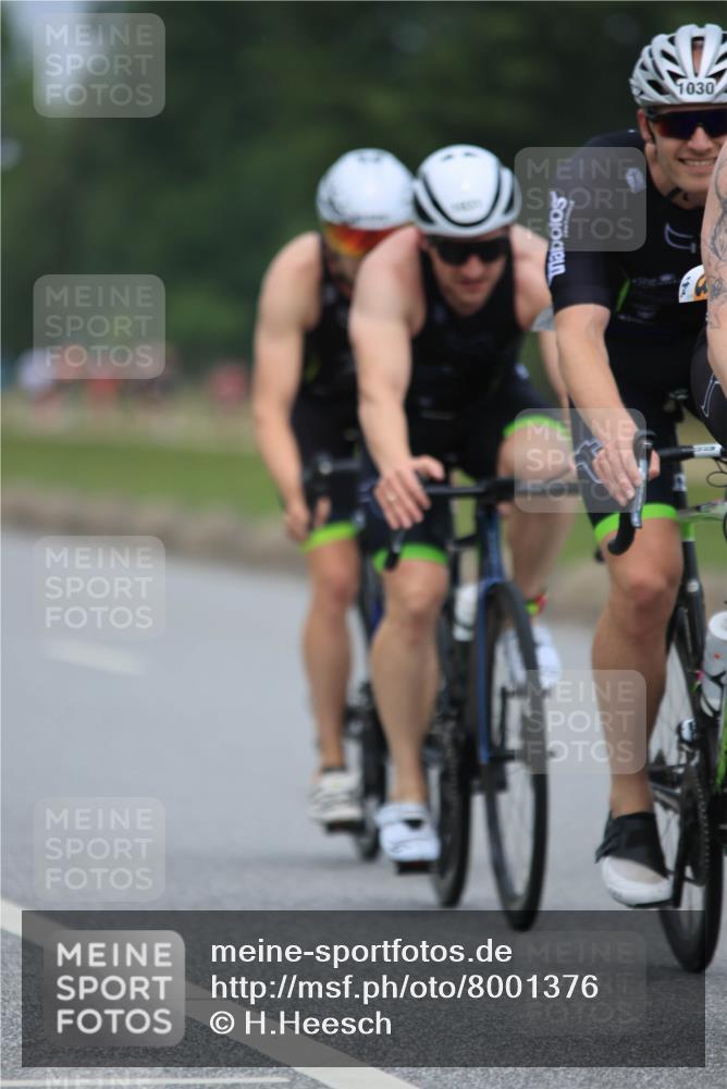 21.06.2025 - 27. Vierlanden-Triathlon H.Heesch http://msf.ph/oto/8001376 15.06.2025 12:38:31 Radfahren 804, 1029, 1030, 1031, 1032, 1033 meine-sportfotos.de
