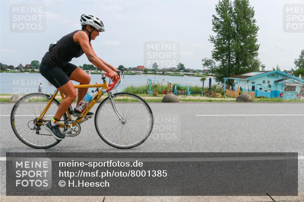 21.06.2025 - 27. Vierlanden-Triathlon H.Heesch http://msf.ph/oto/8001385 15.06.2025 12:36:25 Radfahren 893 meine-sportfotos.de
