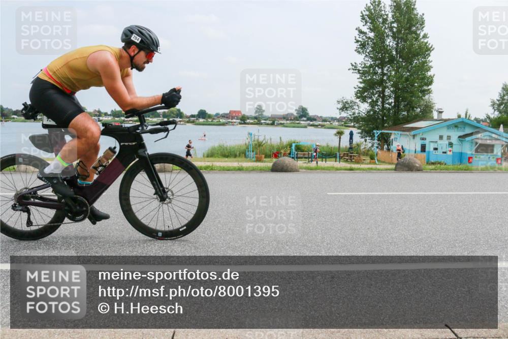 21.06.2025 - 27. Vierlanden-Triathlon H.Heesch http://msf.ph/oto/8001395 15.06.2025 12:37:01 Radfahren 754, 927, 978, 1034, 1035, 1036, 1037, 1038 meine-sportfotos.de