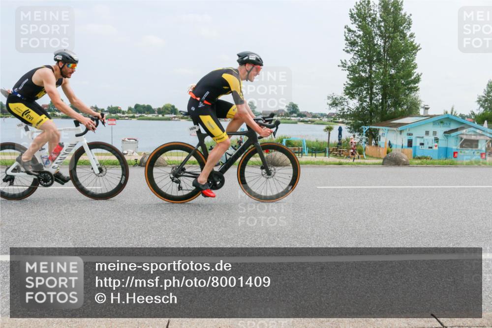 21.06.2025 - 27. Vierlanden-Triathlon H.Heesch http://msf.ph/oto/8001409 15.06.2025 12:37:02 Radfahren 754, 927, 978, 1034, 1035, 1036, 1037, 1038 meine-sportfotos.de