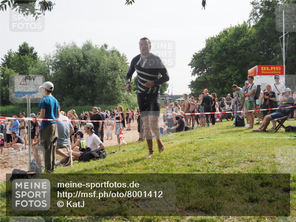15.06.2025 - 27. Vierlanden-Triathlon KatJ http://msf.ph/oto/8001412 15.06.2025 09:57:36 Schwimmen 287, 298, 309, 324, 340 meine-sportfotos.de