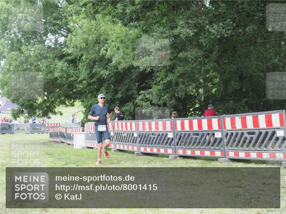 21.06.2025 - 27. Vierlanden-Triathlon KatJ http://msf.ph/oto/8001415 15.06.2025 12:55:05 Ziel 116, 656 meine-sportfotos.de