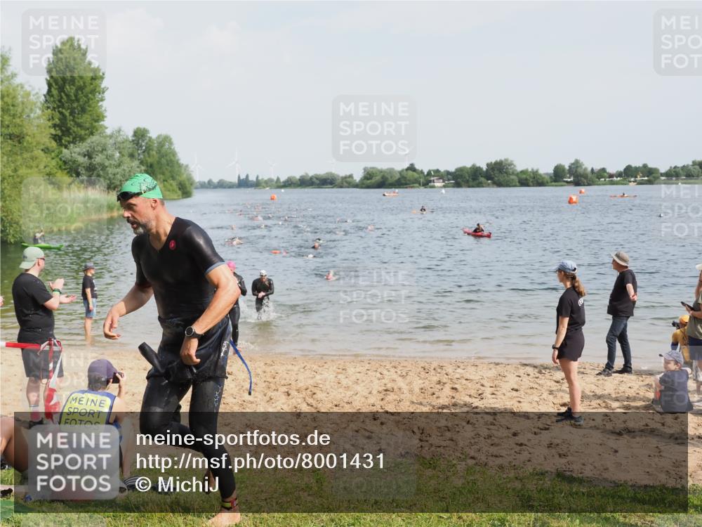 21.06.2025 - 27. Vierlanden-Triathlon MichiJ http://msf.ph/oto/8001431 15.06.2026 10:04:36 Schwimmen 390, 404, 452 meine-sportfotos.de