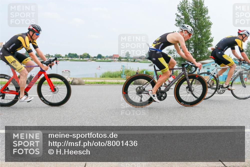 21.06.2025 - 27. Vierlanden-Triathlon H.Heesch http://msf.ph/oto/8001436 15.06.2025 12:37:02 Radfahren 754, 927, 978, 1034, 1035, 1036, 1037, 1038 meine-sportfotos.de