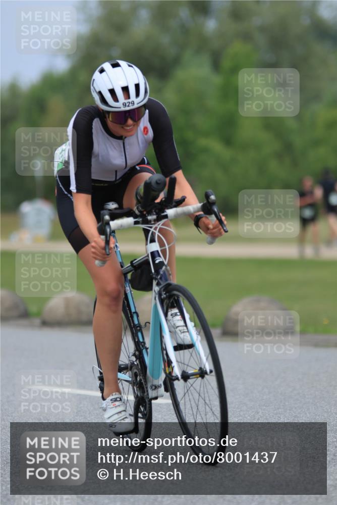 21.06.2025 - 27. Vierlanden-Triathlon H.Heesch http://msf.ph/oto/8001437 15.06.2025 12:38:41 Radfahren 792, 863, 929, 1039, 1040, 1042, 1043 meine-sportfotos.de