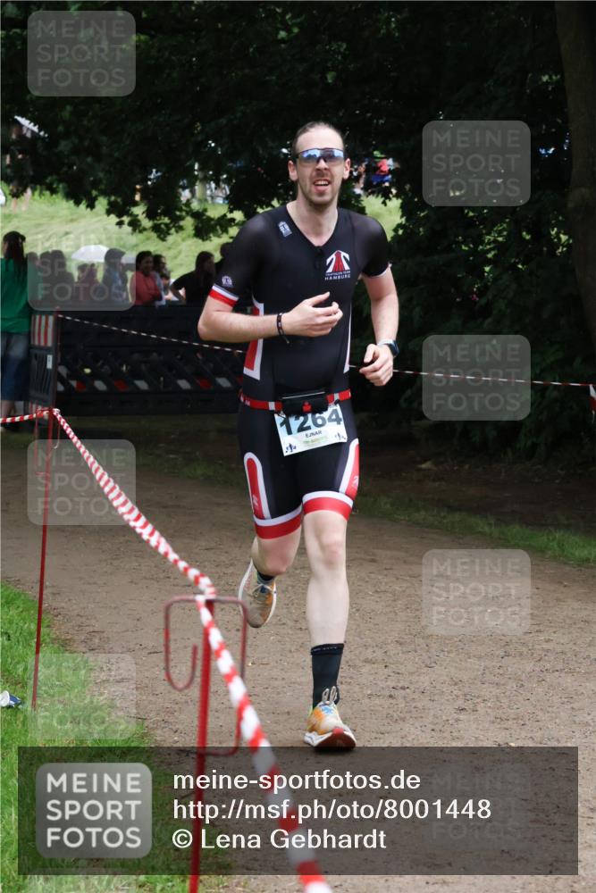 21.06.2025 - 27. Vierlanden-Triathlon Lena Gebhardt http://msf.ph/oto/8001448 15.06.2025 14:06:09 Laufen 1264 meine-sportfotos.de