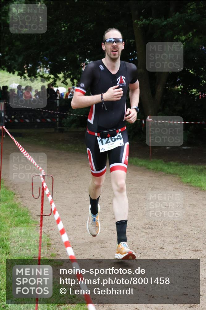 21.06.2025 - 27. Vierlanden-Triathlon Lena Gebhardt http://msf.ph/oto/8001458 15.06.2025 14:06:10 Laufen 1264 meine-sportfotos.de