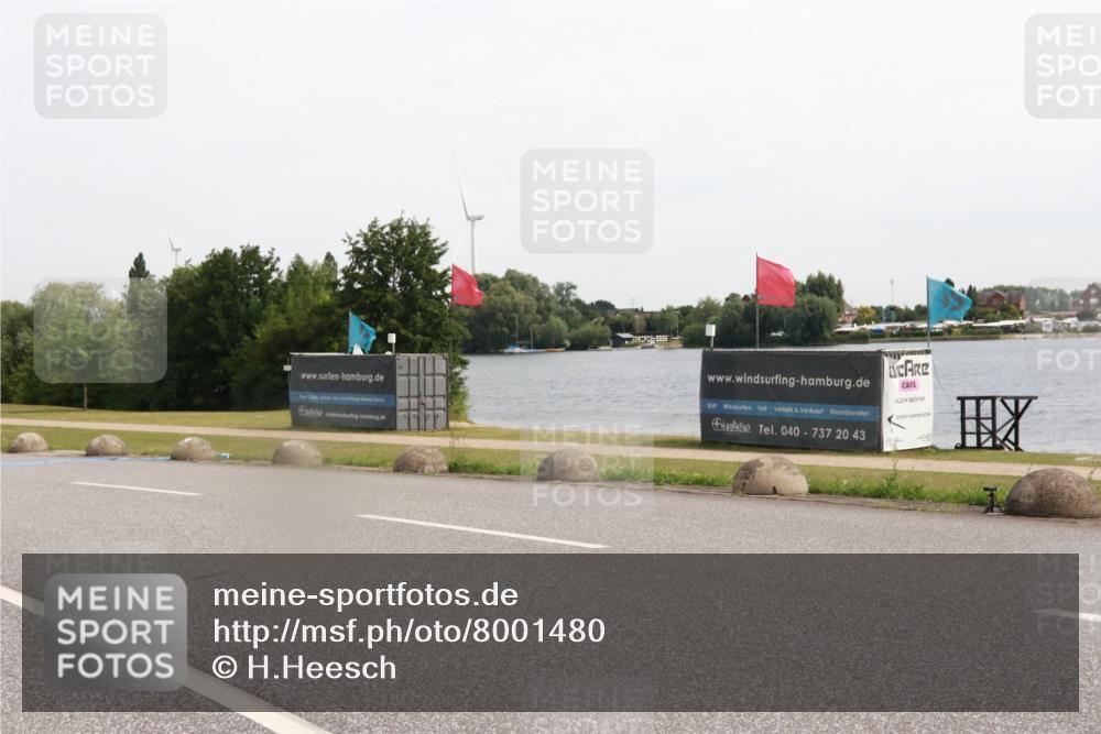 15.06.2025 - 27. Vierlanden-Triathlon H.Heesch http://msf.ph/oto/8001480 15.06.2025 10:28:11 Radfahren 94, 149, 493, 550 meine-sportfotos.de