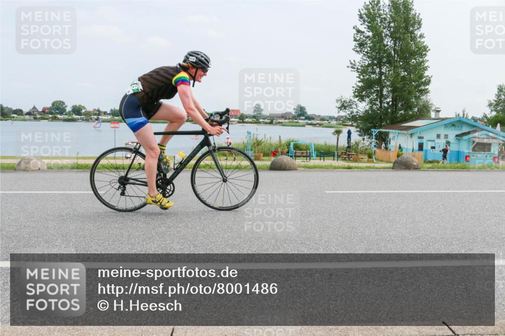 21.06.2025 - 27. Vierlanden-Triathlon H.Heesch http://msf.ph/oto/8001486 15.06.2025 12:37:06 Radfahren 904, 927, 978, 1034, 1035, 1037, 1038 meine-sportfotos.de