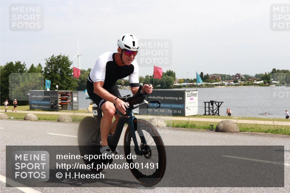 21.06.2025 - 27. Vierlanden-Triathlon H.Heesch http://msf.ph/oto/8001491 15.06.2025 11:45:24 Radfahren 794, 797, 841, 947 meine-sportfotos.de