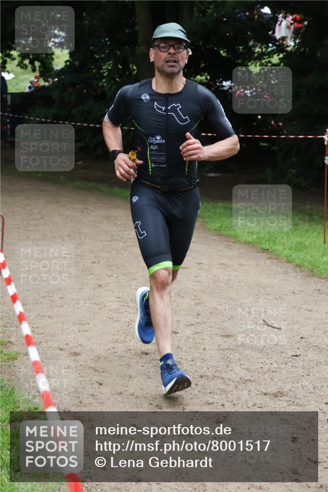 21.06.2025 - 27. Vierlanden-Triathlon Lena Gebhardt http://msf.ph/oto/8001517 15.06.2025 14:06:21 Laufen  meine-sportfotos.de