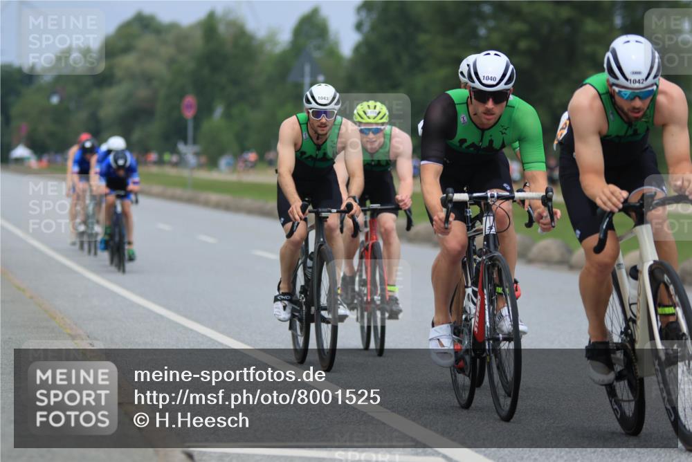 21.06.2025 - 27. Vierlanden-Triathlon H.Heesch http://msf.ph/oto/8001525 15.06.2025 12:38:48 Radfahren 792, 1039, 1040, 1042, 1043, 1044, 1045, 1046, 1047, 1048 meine-sportfotos.de