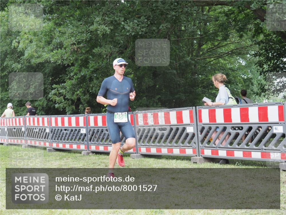 21.06.2025 - 27. Vierlanden-Triathlon KatJ http://msf.ph/oto/8001527 15.06.2025 12:55:06 Ziel 116, 656 meine-sportfotos.de