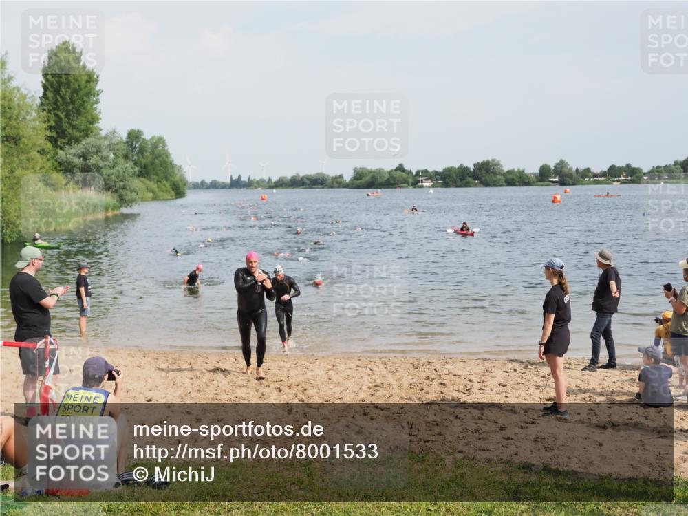 21.06.2025 - 27. Vierlanden-Triathlon MichiJ http://msf.ph/oto/8001533 15.06.2026 10:04:38 Schwimmen 390, 404, 452 meine-sportfotos.de