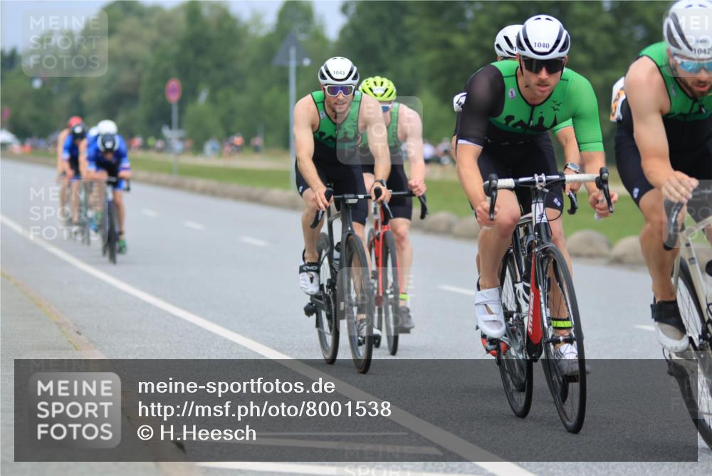 21.06.2025 - 27. Vierlanden-Triathlon H.Heesch http://msf.ph/oto/8001538 15.06.2025 12:38:48 Radfahren 792, 1039, 1040, 1042, 1043, 1044, 1045, 1046, 1047, 1048 meine-sportfotos.de