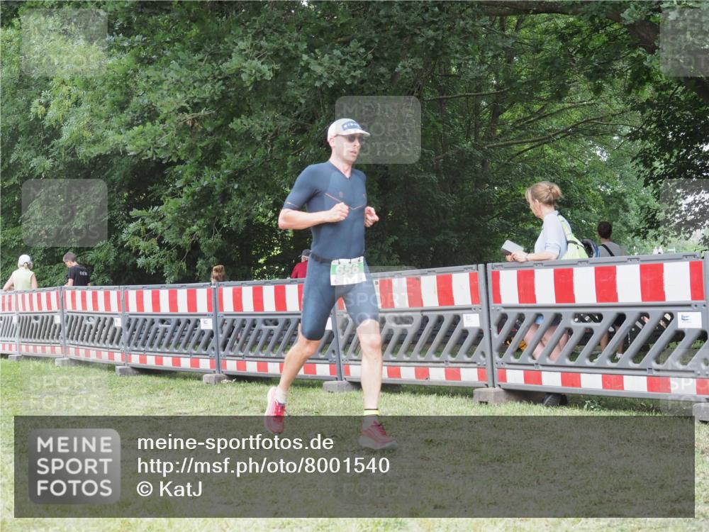 21.06.2025 - 27. Vierlanden-Triathlon KatJ http://msf.ph/oto/8001540 15.06.2025 12:55:07 Ziel 116, 656 meine-sportfotos.de