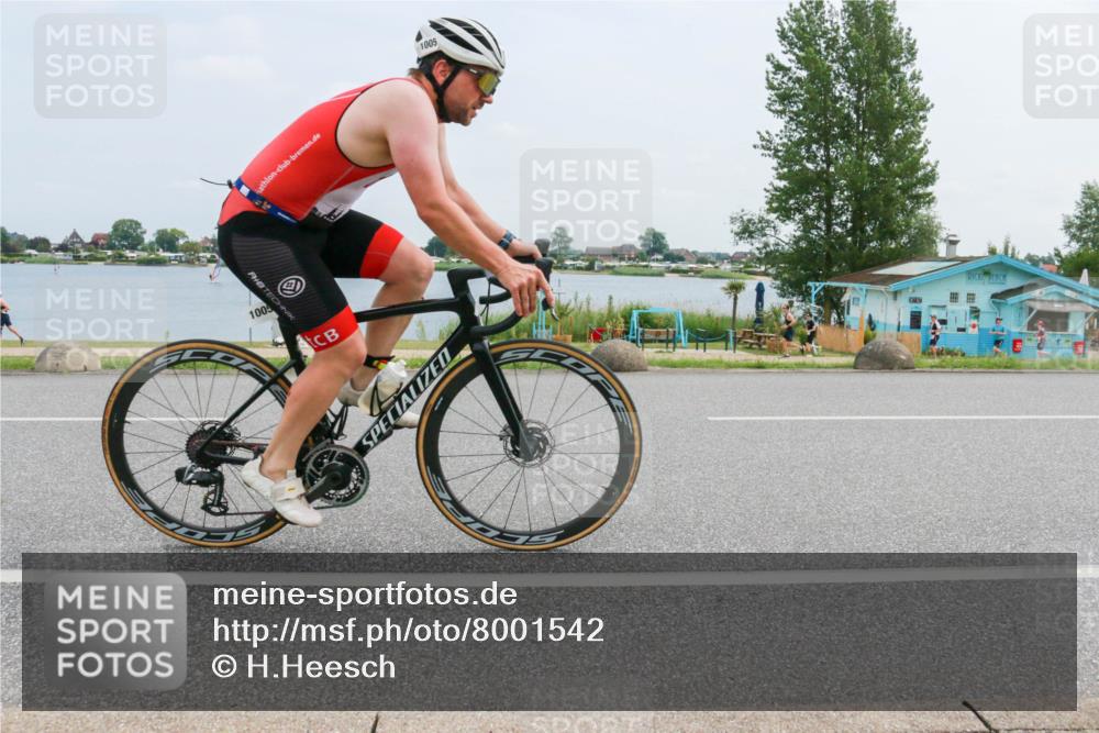 21.06.2025 - 27. Vierlanden-Triathlon H.Heesch http://msf.ph/oto/8001542 15.06.2025 12:37:12 Radfahren 904, 1005 meine-sportfotos.de