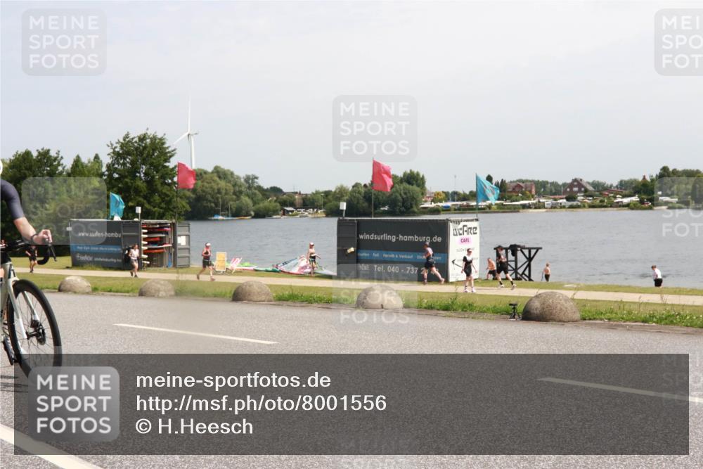 21.06.2025 - 27. Vierlanden-Triathlon H.Heesch http://msf.ph/oto/8001556 15.06.2025 11:45:29 Radfahren 212, 723, 794, 797, 841 meine-sportfotos.de