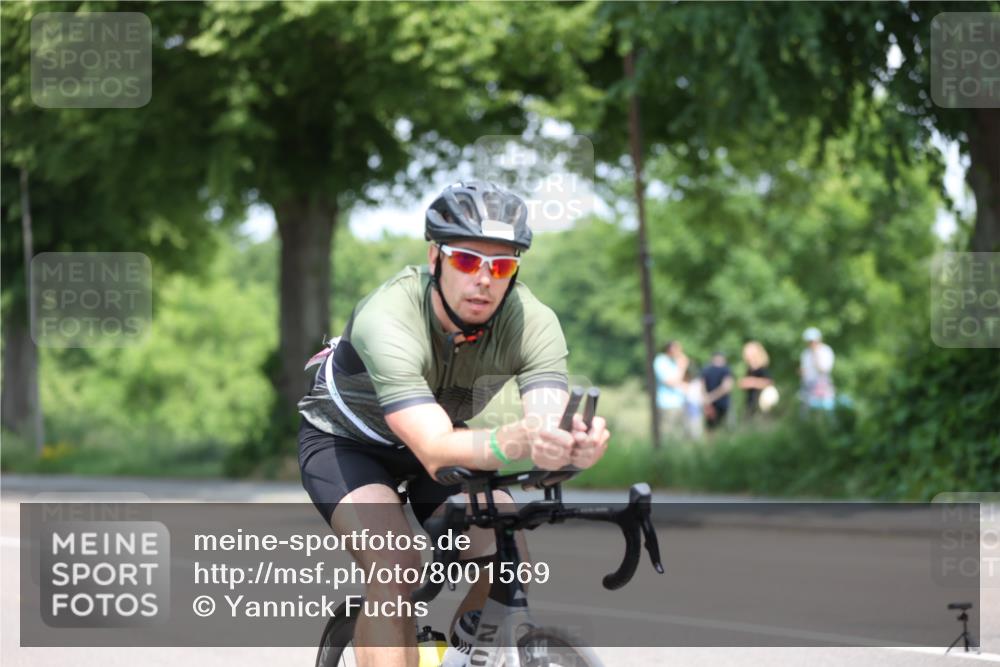 15.06.2025 - 7 Türme Triathlon Yannick Fuchs http://msf.ph/oto/8001569 15.06.2025 12:27:15 Radfahren 264, 422, 440, 515 meine-sportfotos.de