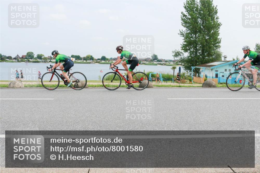 21.06.2025 - 27. Vierlanden-Triathlon H.Heesch http://msf.ph/oto/8001580 15.06.2025 12:37:21 Radfahren 930, 1078, 1079, 1080 meine-sportfotos.de