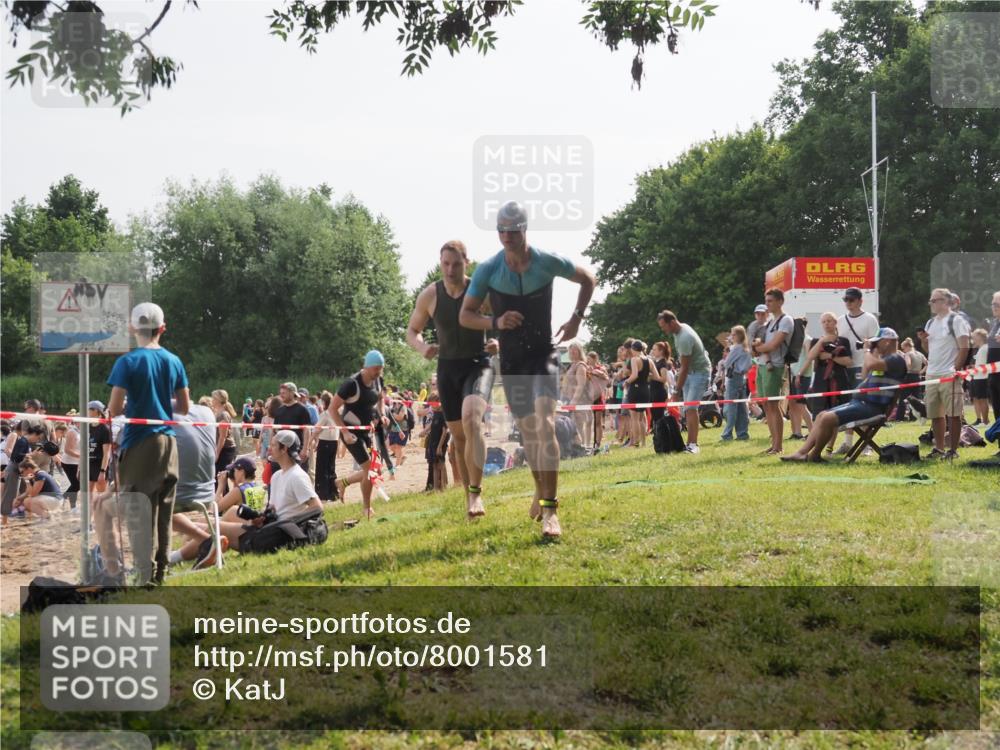 15.06.2025 - 27. Vierlanden-Triathlon KatJ http://msf.ph/oto/8001581 15.06.2025 09:57:42 Schwimmen 287, 298, 309, 340 meine-sportfotos.de