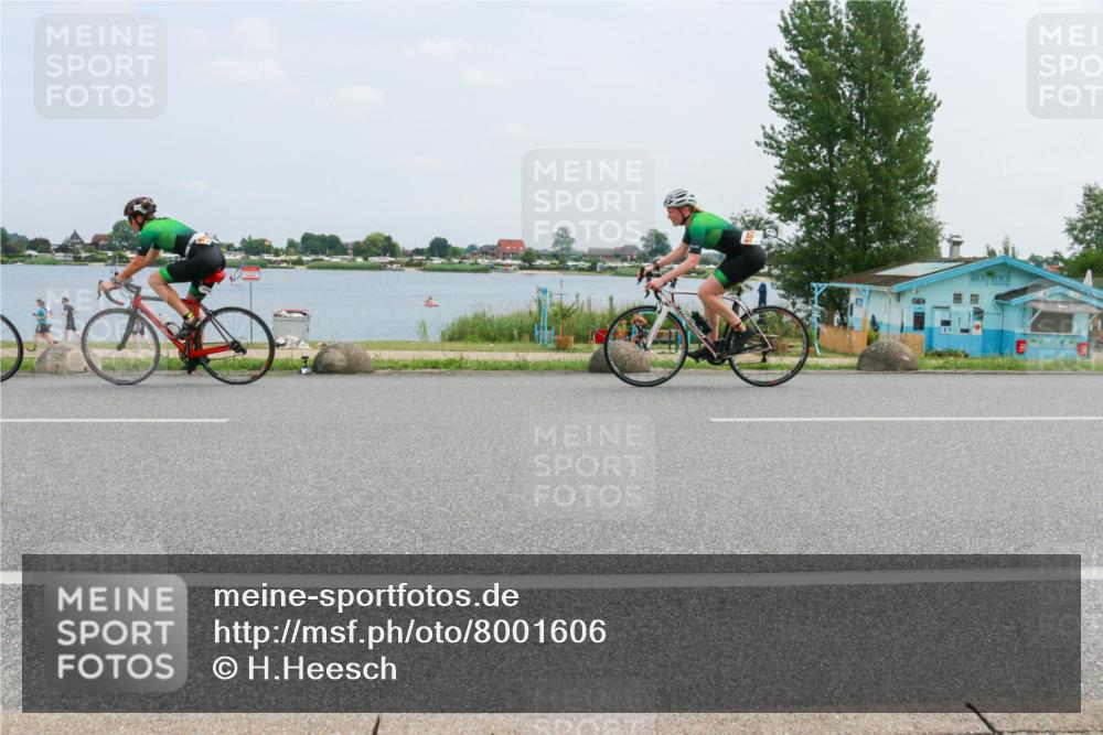 21.06.2025 - 27. Vierlanden-Triathlon H.Heesch http://msf.ph/oto/8001606 15.06.2025 12:37:22 Radfahren 1078, 1079, 1080 meine-sportfotos.de