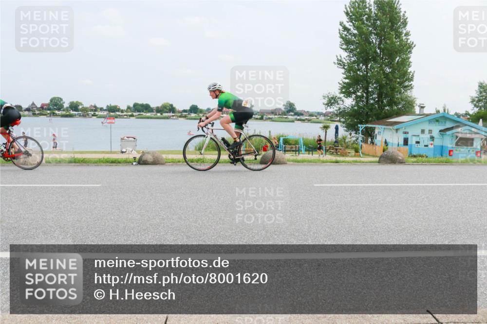 21.06.2025 - 27. Vierlanden-Triathlon H.Heesch http://msf.ph/oto/8001620 15.06.2025 12:37:22 Radfahren 1078, 1079, 1080 meine-sportfotos.de
