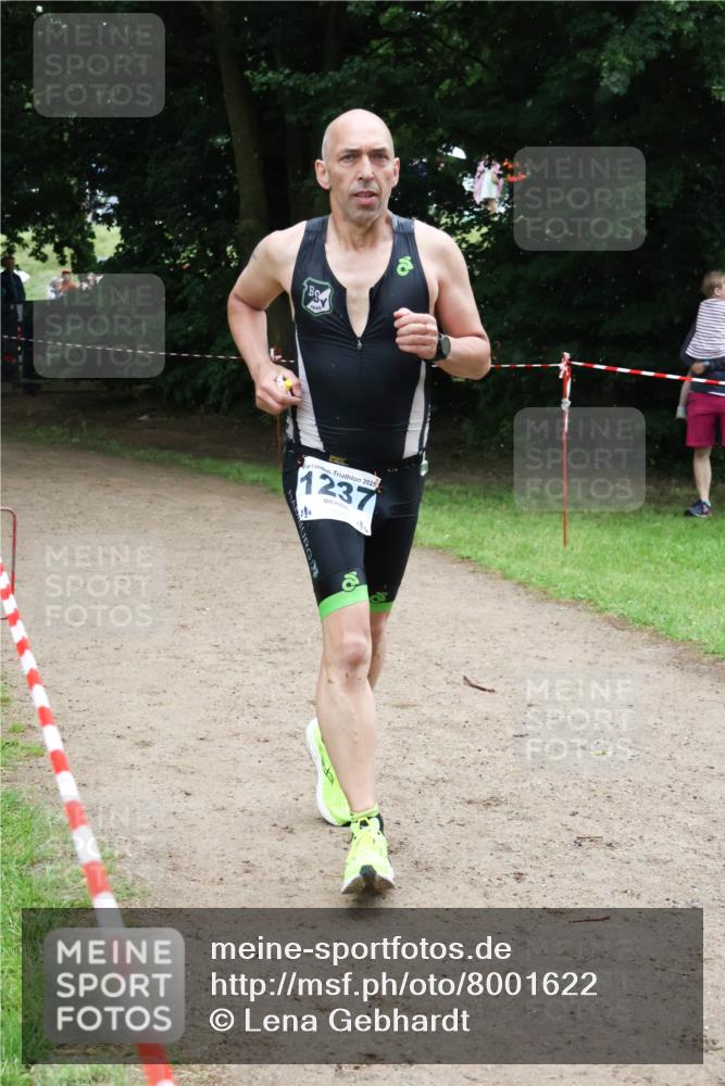 21.06.2025 - 27. Vierlanden-Triathlon Lena Gebhardt http://msf.ph/oto/8001622 15.06.2025 14:06:40 Laufen 2025, 1237 meine-sportfotos.de