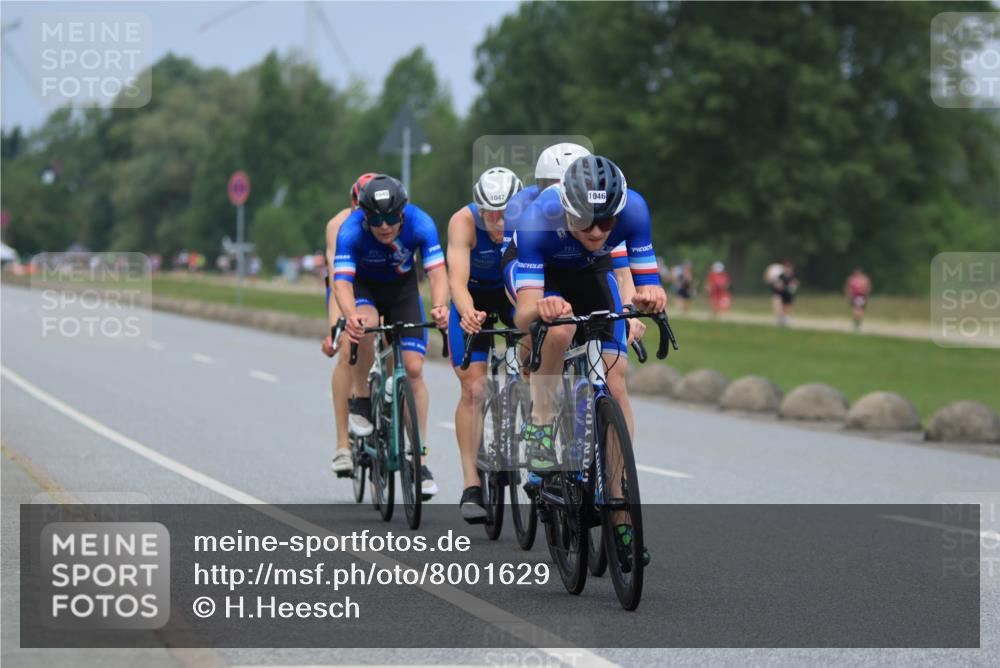 21.06.2025 - 27. Vierlanden-Triathlon H.Heesch http://msf.ph/oto/8001629 15.06.2025 12:38:50 Radfahren 1039, 1040, 1042, 1043, 1044, 1045, 1046, 1047, 1048 meine-sportfotos.de