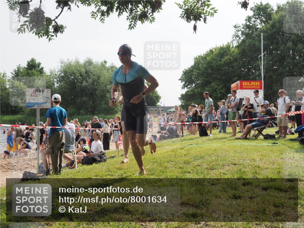 15.06.2025 - 27. Vierlanden-Triathlon KatJ http://msf.ph/oto/8001634 15.06.2025 09:57:43 Schwimmen 287, 298, 309, 340, 827 meine-sportfotos.de