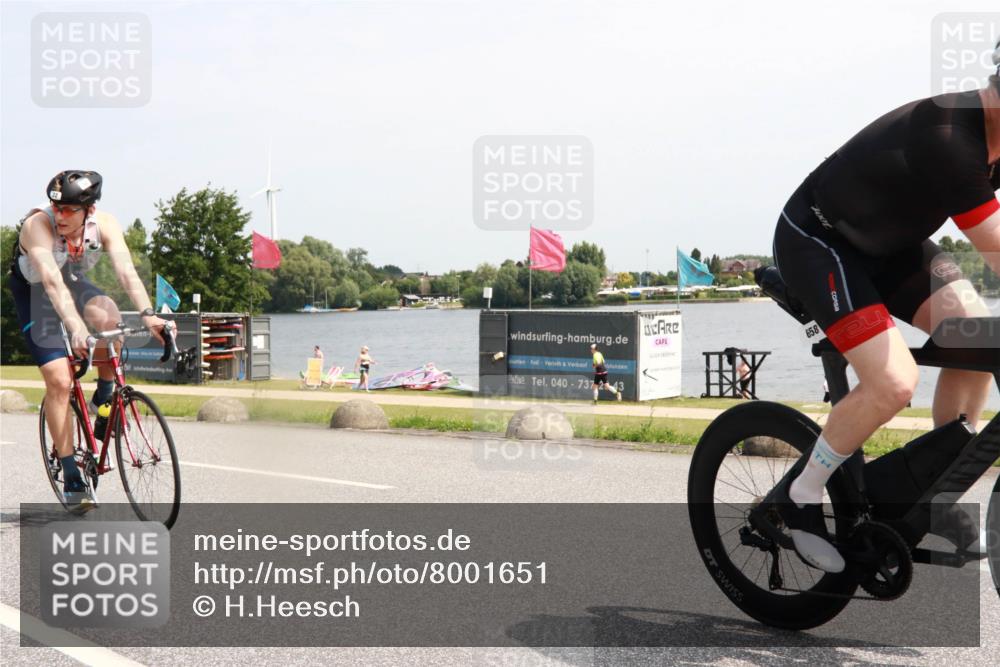 21.06.2025 - 27. Vierlanden-Triathlon H.Heesch http://msf.ph/oto/8001651 15.06.2025 11:46:05 Radfahren 32, 658 meine-sportfotos.de