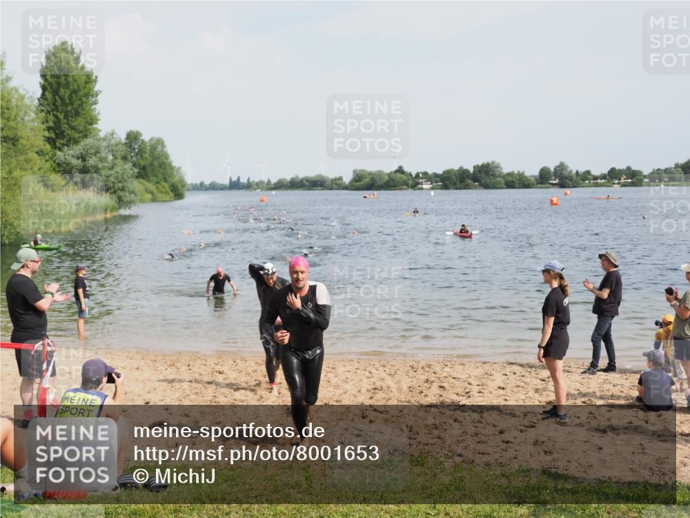 21.06.2025 - 27. Vierlanden-Triathlon MichiJ http://msf.ph/oto/8001653 15.06.2026 10:04:40 Schwimmen 390, 404, 452 meine-sportfotos.de