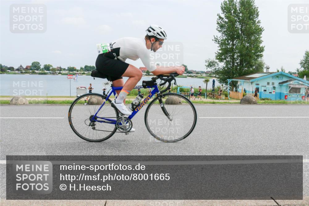 21.06.2025 - 27. Vierlanden-Triathlon H.Heesch http://msf.ph/oto/8001665 15.06.2025 12:37:41 Radfahren 745 meine-sportfotos.de