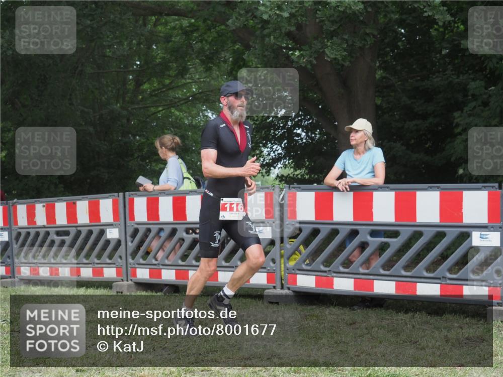 21.06.2025 - 27. Vierlanden-Triathlon KatJ http://msf.ph/oto/8001677 15.06.2025 12:55:15 Ziel 116 meine-sportfotos.de