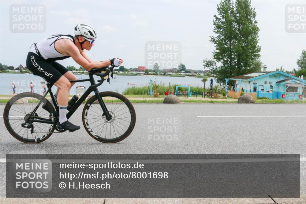 21.06.2025 - 27. Vierlanden-Triathlon H.Heesch http://msf.ph/oto/8001698 15.06.2025 12:37:59 Radfahren 858, 879, 954 meine-sportfotos.de