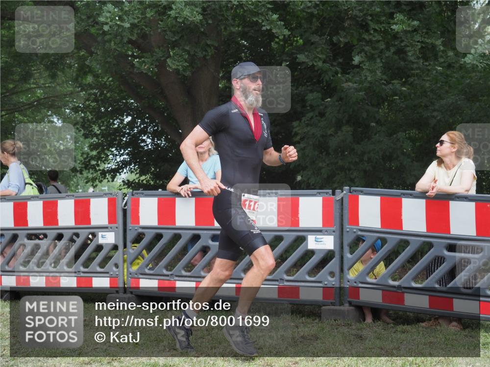 21.06.2025 - 27. Vierlanden-Triathlon KatJ http://msf.ph/oto/8001699 15.06.2025 12:55:15 Ziel 116 meine-sportfotos.de