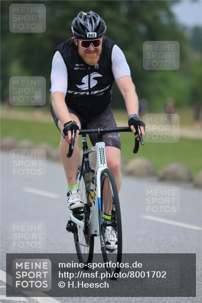 21.06.2025 - 27. Vierlanden-Triathlon H.Heesch http://msf.ph/oto/8001702 15.06.2025 12:39:08 Radfahren 843, 945 meine-sportfotos.de