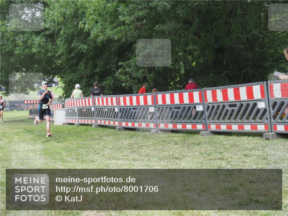 21.06.2025 - 27. Vierlanden-Triathlon KatJ http://msf.ph/oto/8001706 15.06.2025 12:55:50 Ziel 707, 875 meine-sportfotos.de