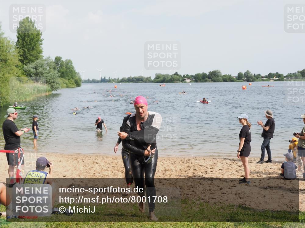 21.06.2025 - 27. Vierlanden-Triathlon MichiJ http://msf.ph/oto/8001708 15.06.2026 10:04:42 Schwimmen 390, 404, 452 meine-sportfotos.de