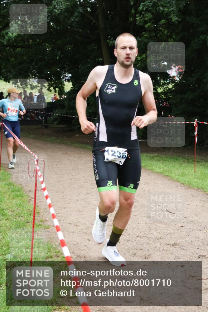21.06.2025 - 27. Vierlanden-Triathlon Lena Gebhardt http://msf.ph/oto/8001710 15.06.2025 14:06:42 Laufen 1236 meine-sportfotos.de