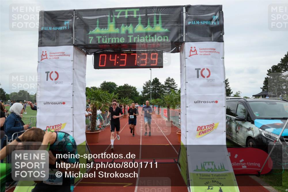 15.06.2025 - 7 Türme Triathlon Michael Strokosch http://msf.ph/oto/8001711 15.06.2025 14:37:39 Ziel 386, 585, 607 meine-sportfotos.de