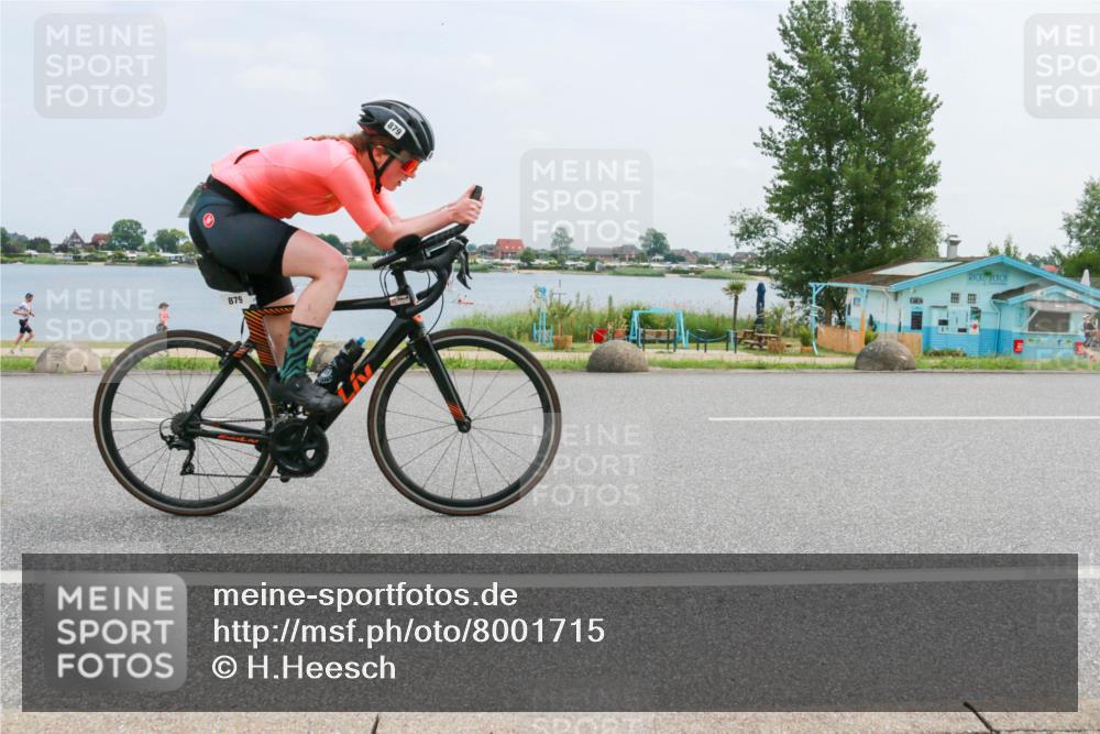 21.06.2025 - 27. Vierlanden-Triathlon H.Heesch http://msf.ph/oto/8001715 15.06.2025 12:38:03 Radfahren 858, 879, 1021 meine-sportfotos.de
