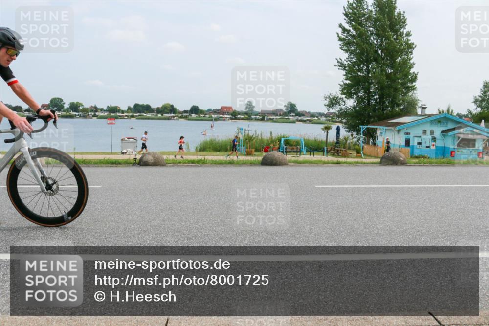21.06.2025 - 27. Vierlanden-Triathlon H.Heesch http://msf.ph/oto/8001725 15.06.2025 12:38:06 Radfahren 879, 1021 meine-sportfotos.de